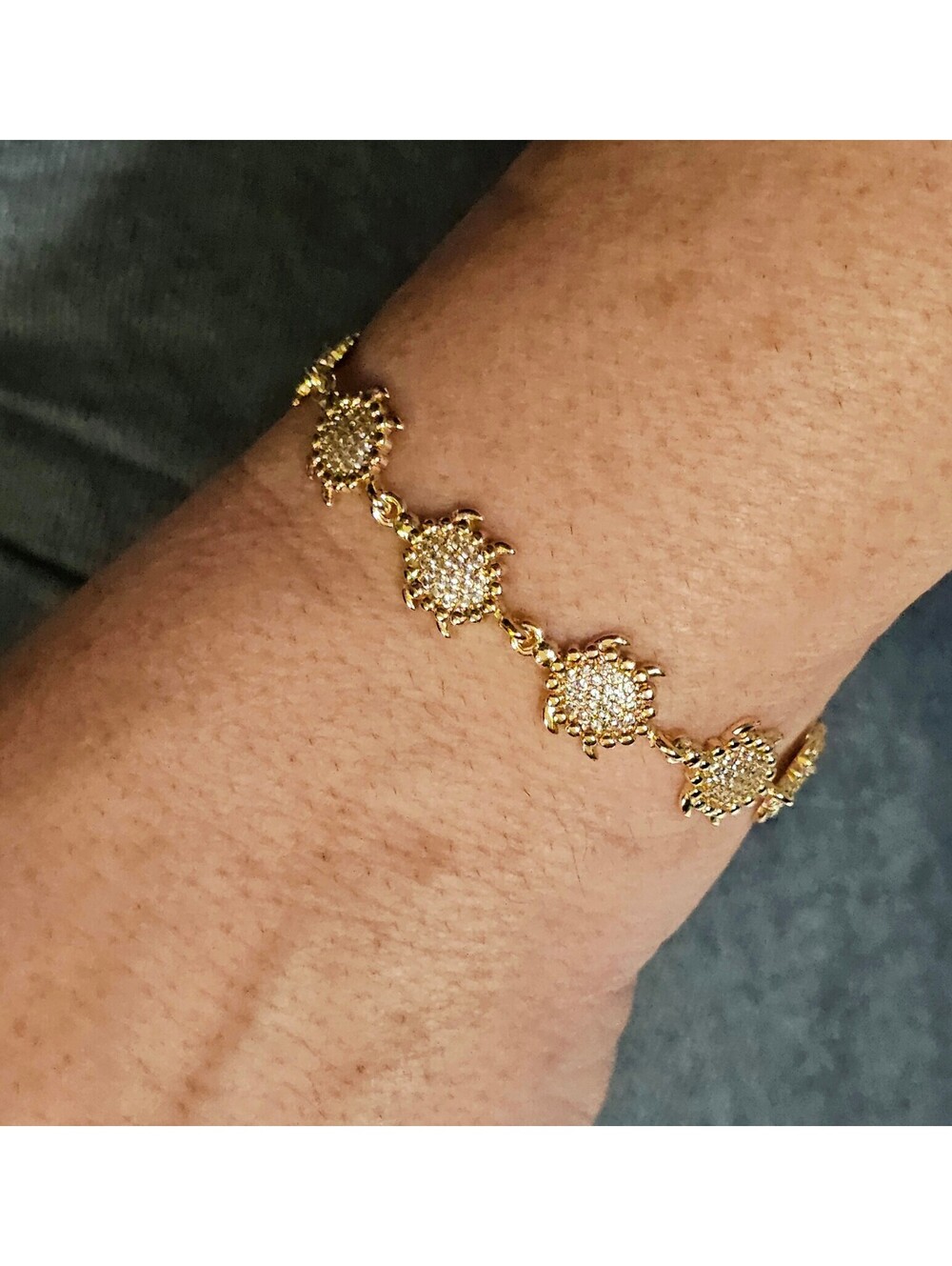 Sparkly Turtle Bracelet Adjustable to 7 inches - Gold-plated Beachy NWOT